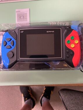 Bundle of 2 Handheld Retro Game Console - Blue & Red ,620 Retro Games